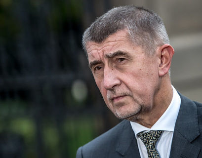 Охранник премьер-министра Чехии выстрелил в его самолете