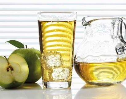От обезвоживания в жару спасет яблочный сок