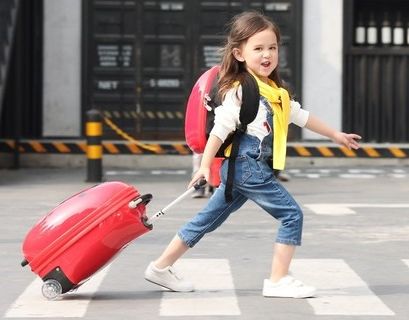  Вывозить детей за границу с 12 июня россияне будут по новым правилам