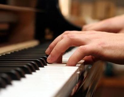 Российские пианисты стали финалистами конкурса Чайковского