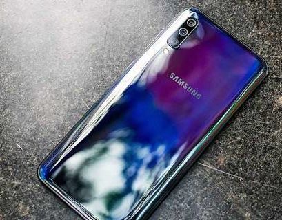 Смартфон Samsung признан самым популярным в России
