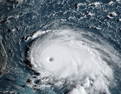  Сильнейший ураган десятилетия обрушился на Багамы