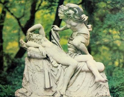 Глава Летнего сада в Петербурге рассказал, когда горожане увидят оригиналы скульптур