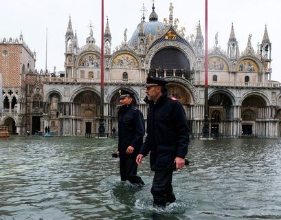 Крупнейшее в этом веке наводнение в Венеции привело к закрытию почти всех музеев