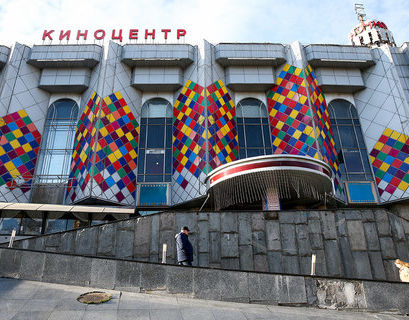 Михалков предложил Собянину выкупить киноцентр "Соловей", чтобы превратить в Дом творчества