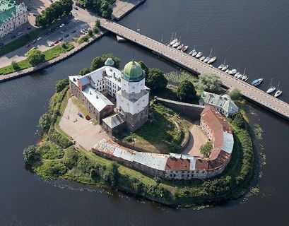 Единственный средневековый замок в России оборудуют лифтом