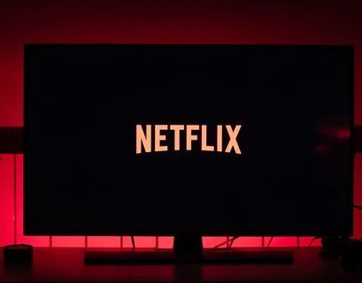 Netflix заработал на русском