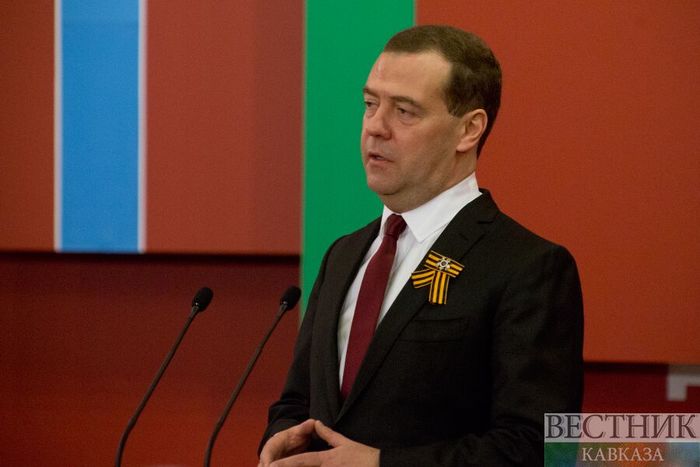 Медведев: интернет должен быть открытым, но его регулирование необходимо