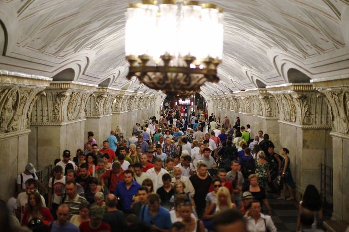 Дикторы в московском метро заговорили по-английски