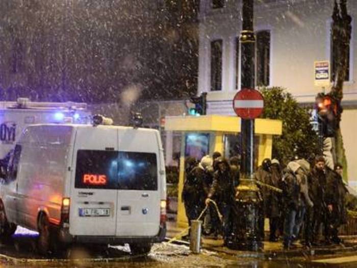 Взрыв в Стамбуле: предположения и догадки  