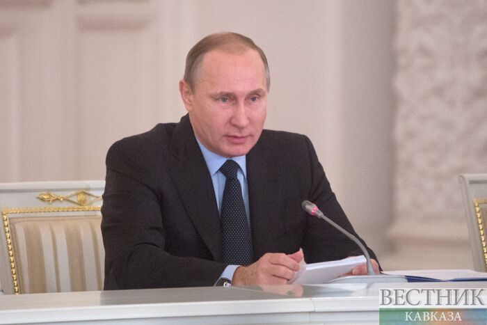 Путин: Внутренние войска обеспечили безопасность страны