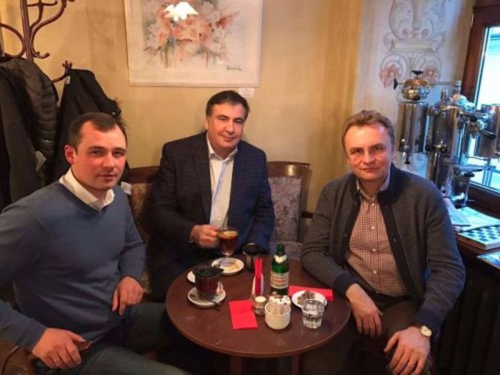 Саакашвили поел с Садовым под эгидой "Донбасса"