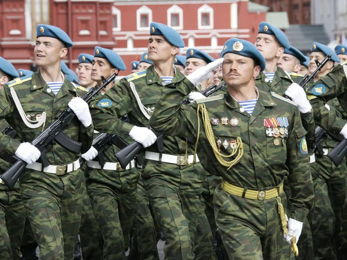 Армия готова защитить россиян – соцопрос
