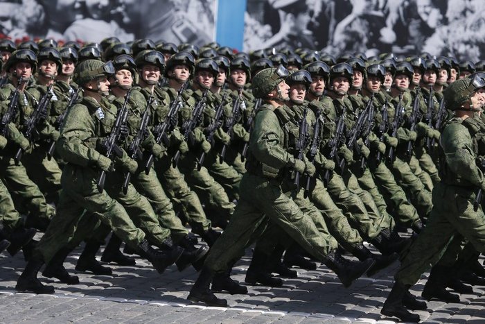 Путин: сильная армия создает условия для поступательного развития страны