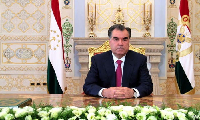 Президент Таджикистана наградил своего сына орденом "Золотая корона"