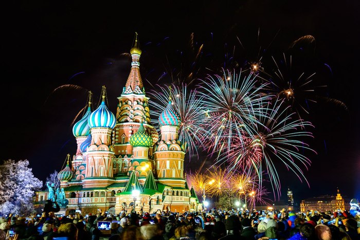 Россияне готовы отпраздновать Новый год в Москве, Петербурге, Казани и Сочи