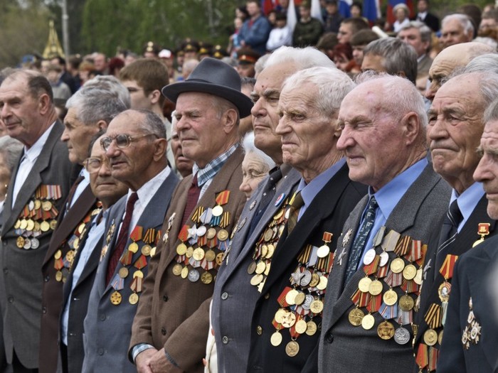 Ветераны в Москве получат до десяти тыс рублей ко Дню Победы