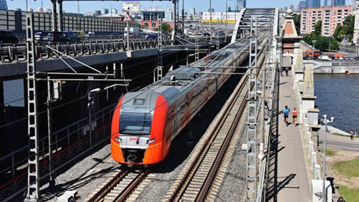 Московское метро и МЦК на Пасху будут возить пассажиров до 2 часов ночи