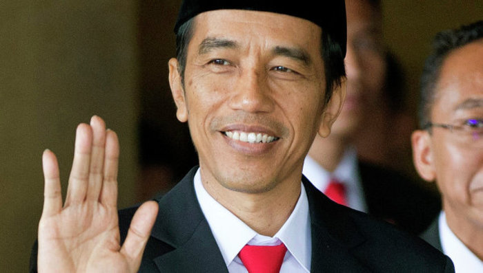 От переутомления умерли 92 члена избиркома в Индонезии