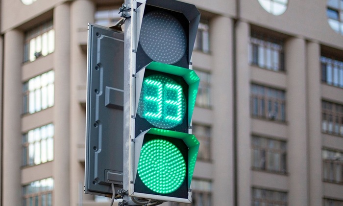 Светофоры поработают "в пользу пешеходов" в центре Москвы