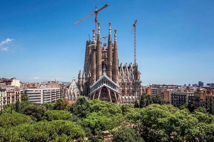 Разрешение на строительство Саграды Фамилии в Барселоне было выдано спустя 137 лет