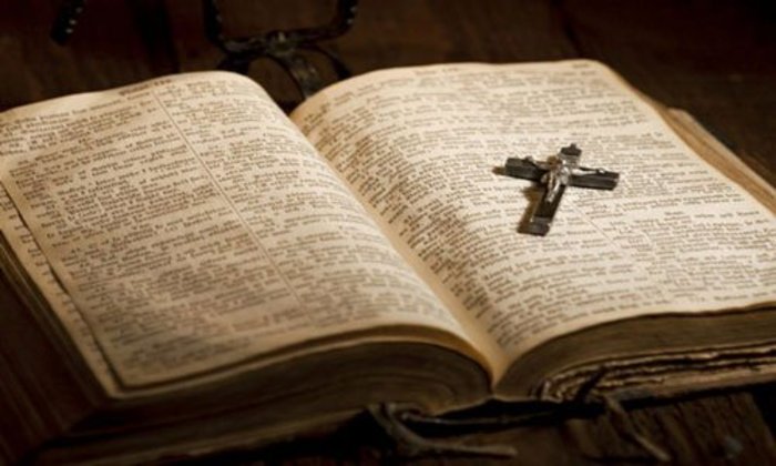 В РПЦ предложили включить священные тексты в школьную программу по литературе 