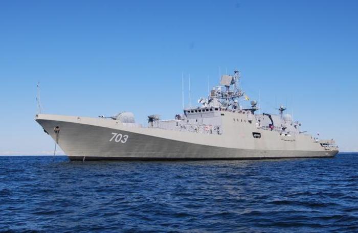 В параде ВМФ в Петербурге будет участвовать индийский военный корабль