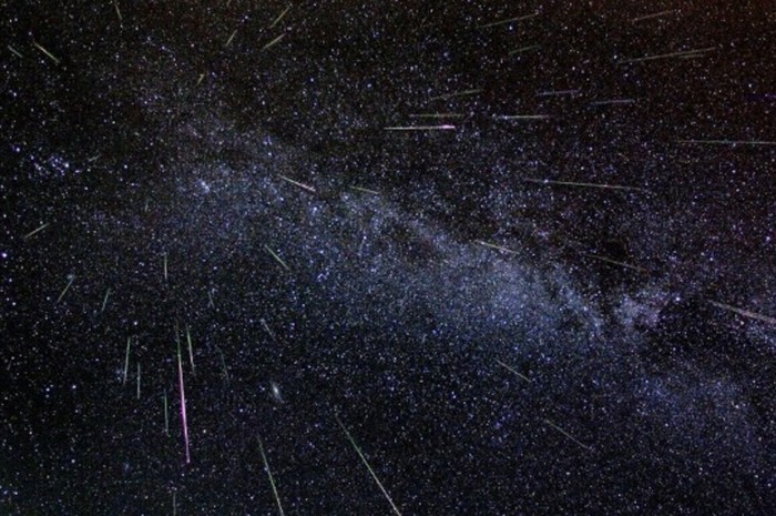 Больше сотни "падающих звезд" смогут увидеть этой ночью жители России