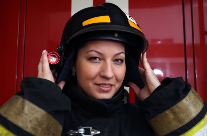 Россиянки по-прежнему не могут работать пожарными, судостроителями и водолазами