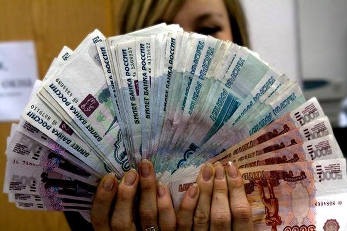У россиян стало почти на 21% больше "свободных денег"