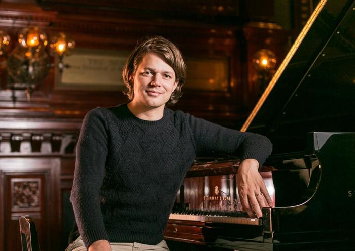 Французский пианист Давид Фрэ приедет на гастроли в Россию