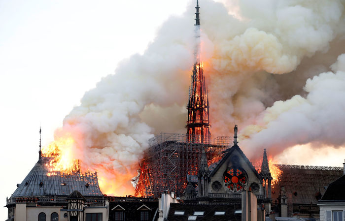 Во Франции снимут сериал о пожаре в соборе Нотр-Дам