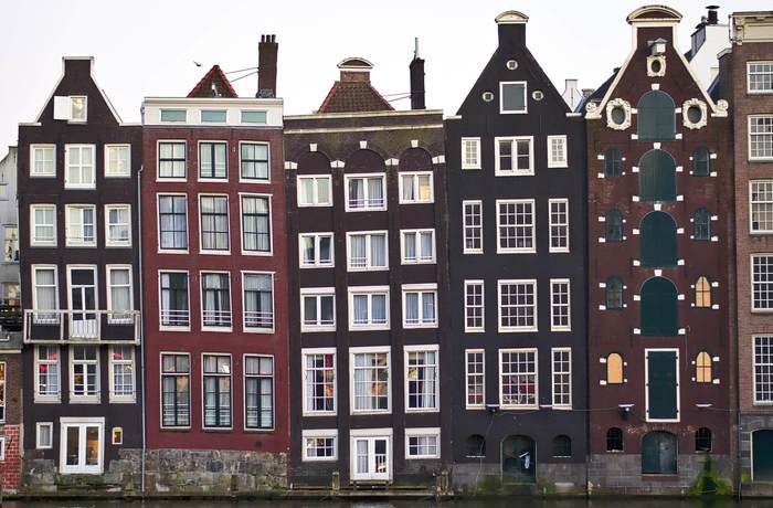 Старинная лепнина, которая пылится в музее, украсит улицы и мосты Амстердама
