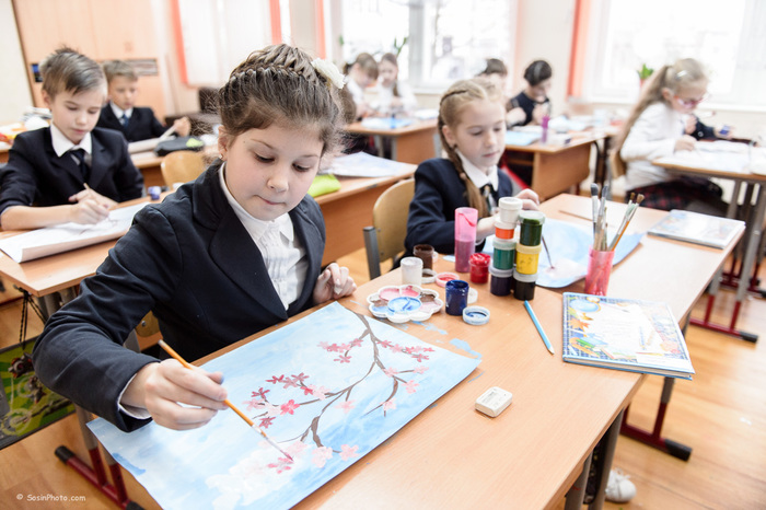 Школьники в Крыму будут учиться в одну смену