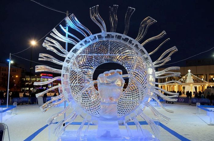  Лучшую ледовую скульптуру создала команда из Екатеринбурга