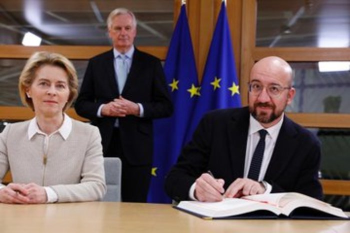 Брюссель официально согласился на Brexit