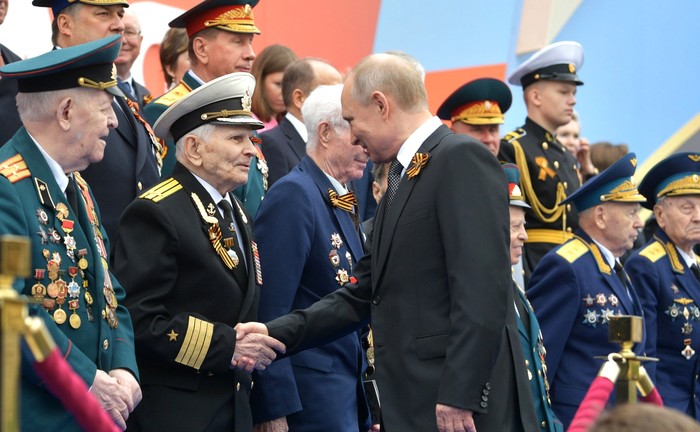 Путин рассказал о местах для ветеранов на параде Победы