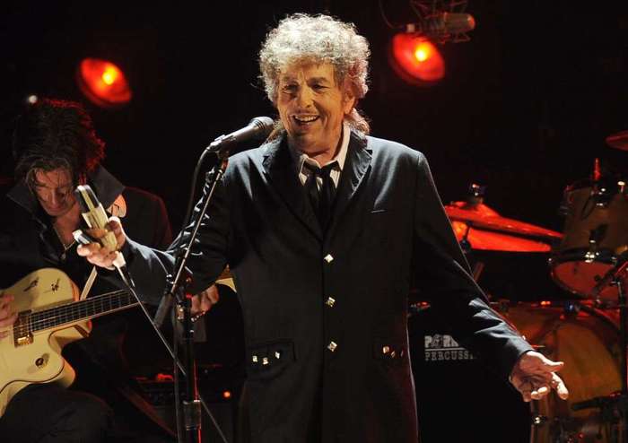Боб Дилан впервые за восемь лет выпустил новую песню