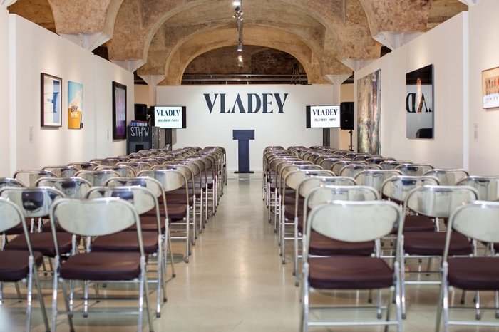 Vladey проведет благотворительный аукцион "Спасибо врачам"