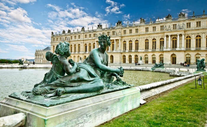 Версальский дворец открыл двери для посетителей