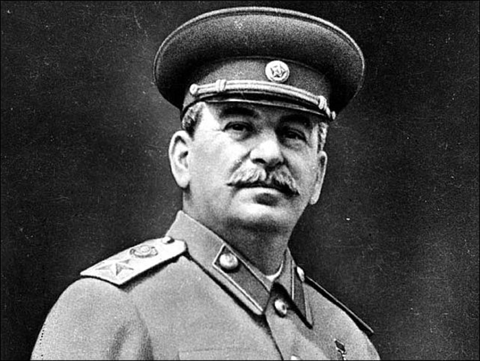 Кончаловский раскритиковал развенчание культа личности Сталина