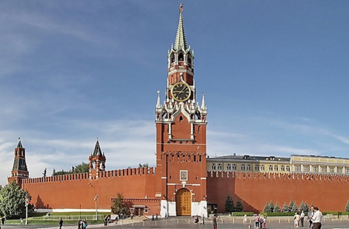 Куранты на Спасской башне Кремля остановятся 9 октября