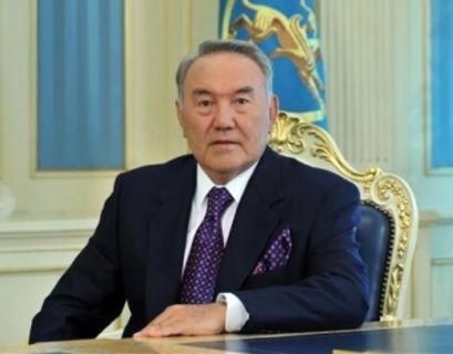 Назарбаев посоветовал чиновникам не лизать дороги, по которым ездит начальство 