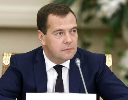 Медведев: экономика РФ полностью адаптировалась к санкциям и начала расти