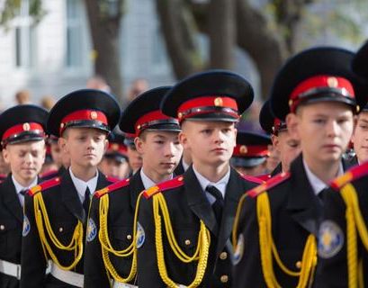 Округа России будут воспитывать кадетов