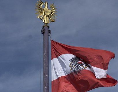 Австрия выступила за поддержание каналов общения с Россией