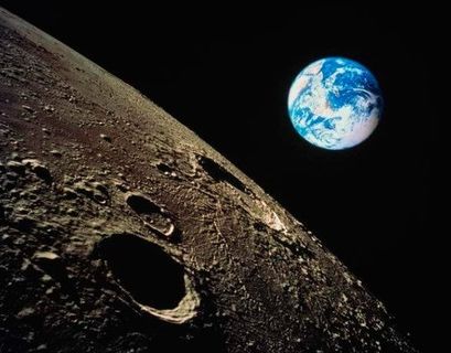 Ученые нашли намеки на наличие в прошлом воды на Луне