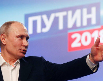 Россияне одобрили работу Путина на 82% - опрос