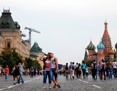Россияне выбирают экскурсии по Золотому Кольцу и Петербургу