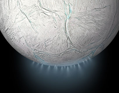 Ученые нашли признаки жизни на спутнике Сатурна - СМИ